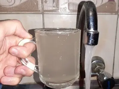 آب با طعم خاک و بوی تعفن در پُر رودخانه‌ترین استان کشور/ مدیرعامل آبفا خوزستان:  وضعیت آب مطلوب است +تصاویر