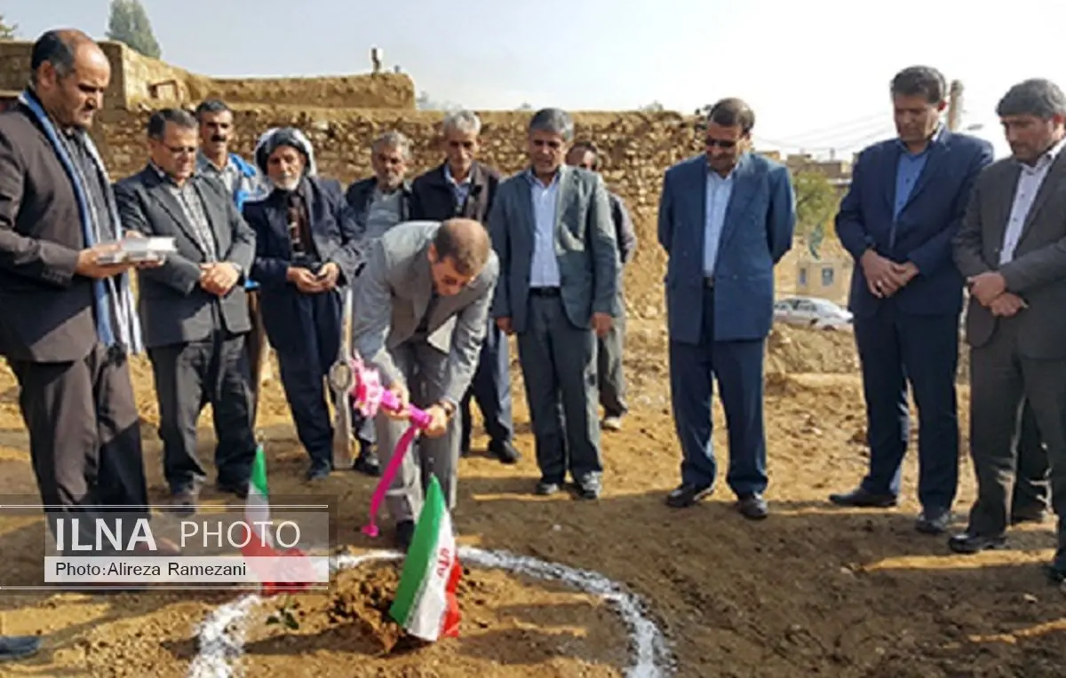کلنگ احداث یک واحد آموزشی خیرساز در تکاب زمین زده شد