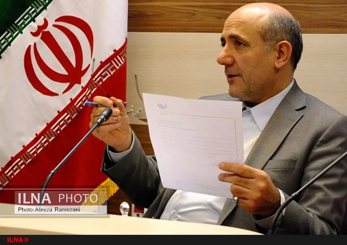 کسانی که مسئولیتها را بر عهده میگیرند باید همسو با دولت باشند/با هیچکس تعارف نداریم