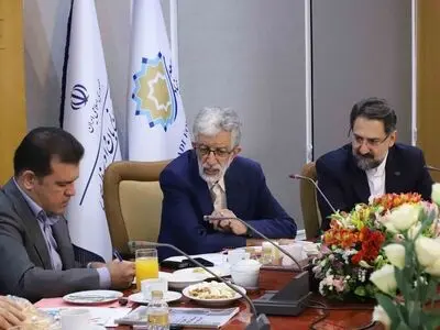 حدادعادل: زبان، موجود زنده‌ و آسیب‌پذیر است