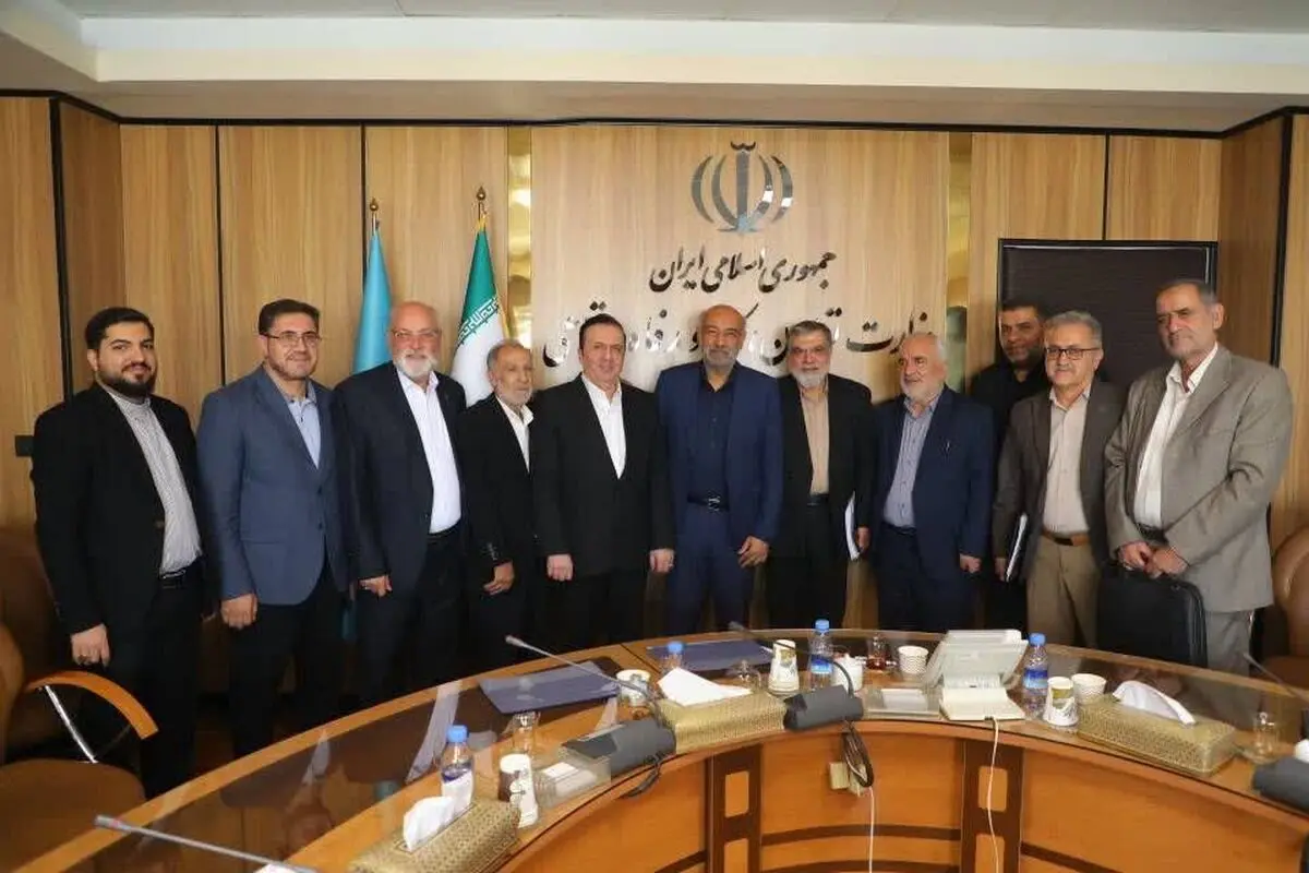 دیدار استاندار قزوین با وزیر تعاون، کار و رفاه اجتماعی/ تأکید استاندار بر پیگیری مطالبات کارگران و بازنشستگان استان