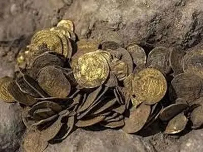 جویندگان گنج شهر بزرگ ساسانی را سوراخ سوراخ کرده‌اند/عکس