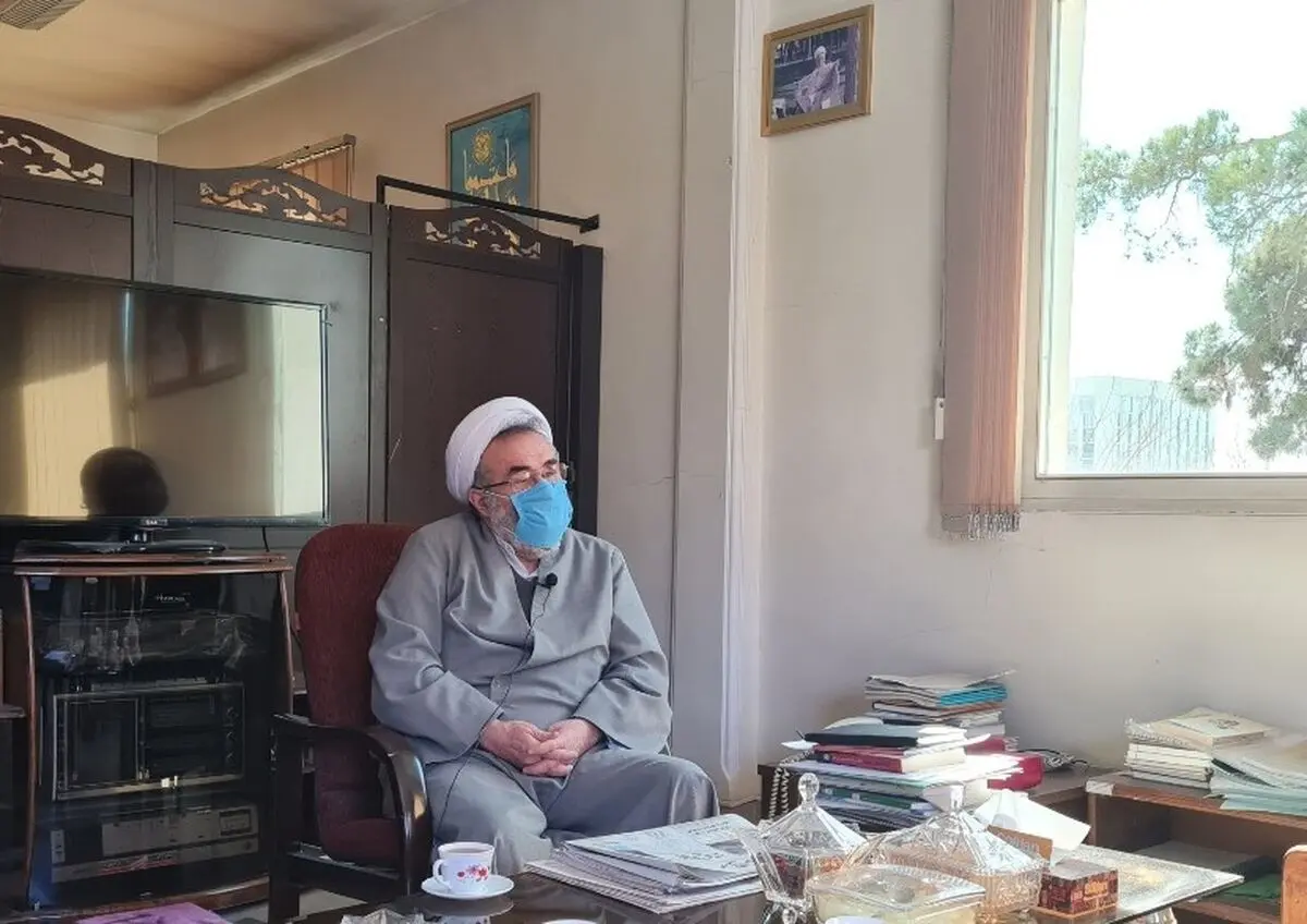 استقلال حوزه خدشه‌دار شده/ حکمرانی مراجع و روحانیت باید از جنسی جز حکمرانان سیاسی باشد/ امام مخالف دادن پول به حوزه علمیه بود/ هیچ حکومتی جرأت برخورد با مراجع را ندارد
