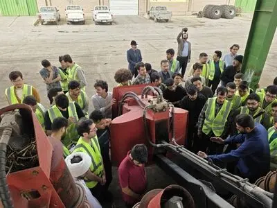 دانشجویان علم و صنعت تهران از دستاوردهای نیشکر بازدید کردند
