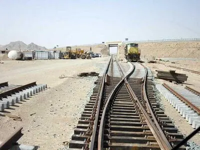 عبور راه‌ آهن چابهار - زاهدان از مسیر ریل ذوب آهن اصفهان