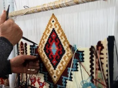 غرفه گلیم استان بوشهر در نمایشگاه ملی صنایع دستی برگزیده شد