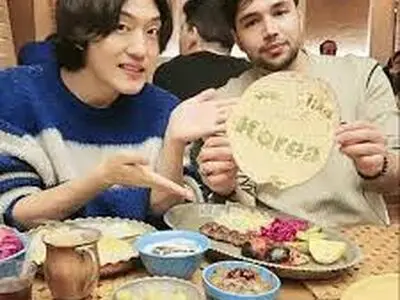 حضور خواننده محبوب کره ای‌ها در تهران/ عکس