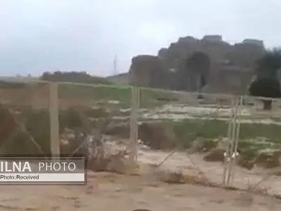 سیل در حریم درجه یک کاخ اردشیر بابکان/ جلوگیری از نفوذ رطوبت با یک وجب کاهگل! +فیلم