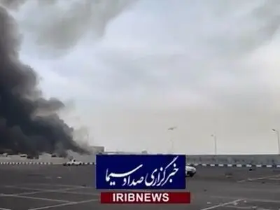 چهارمین پرواز هواپیمای آتش‌نشان نیروی هوافضای سپاه در اطفا و کنترل آتش بندر شهید رجایی + فیلم