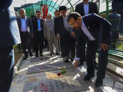 کشور نیازمند حفظ روحیه دفاع و سازندگی است