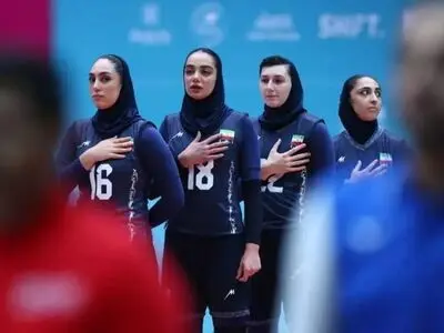 شادی دختران والیبال ایران پس از کسب مدال برنز در بازی‌های همبستگی کشورهای اسلامی