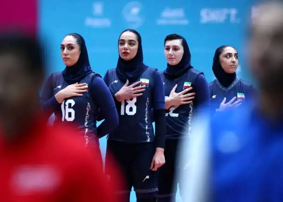 شادی دختران والیبال ایران پس از کسب مدال برنز در بازی‌های همبستگی کشورهای اسلامی