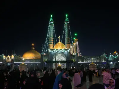 حال و هوای حرم بانوی کرامت در شب میلاد امام کاظم(ع)