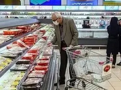 کارکنان فروشگاه رفاه زنجان: دو ماه حقوق نگرفته‌ایم