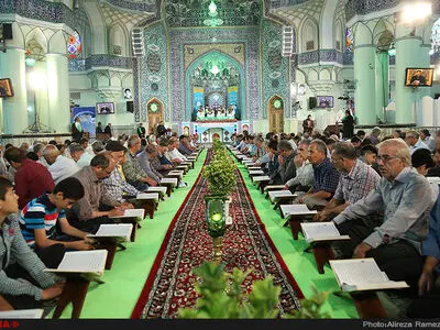 جزء خوانی قرآن کریم در حرم حضرت عبدالعظیم حسنی (ع)