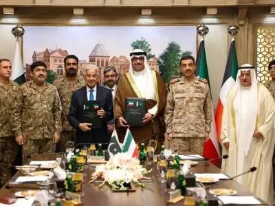 کویت و پاکستان توافقنامه دفاعی و همکاری نظامی امضا کردند