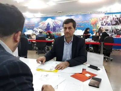 نماینده مجلس دهم در انتخابات ثبت نام کرد