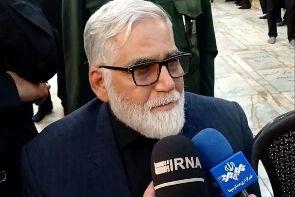 مردم با همه وجود به صحنه آمده‌اند و پشت نیروهای مسلح ایستاده‌اند