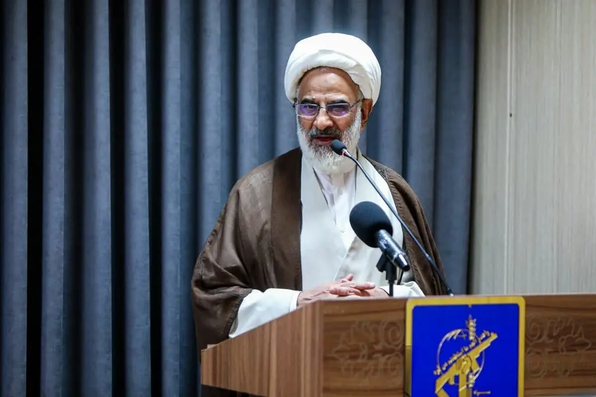 عرصه خلیج فارس را بر استکبار تنگ می‌کنیم