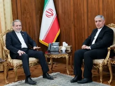 عراقجي يؤكد تعزیز العلاقات الشاملة مع جمهورية أذربيجان