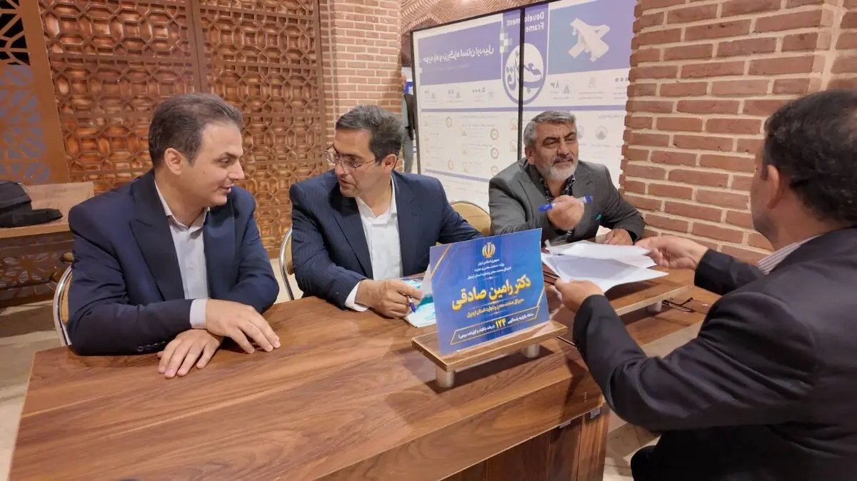  لزوم تسهیل فرآیندهای اداری و حذف موانع تولید به عنوان محور اصلی توسعه استان اردبیل
