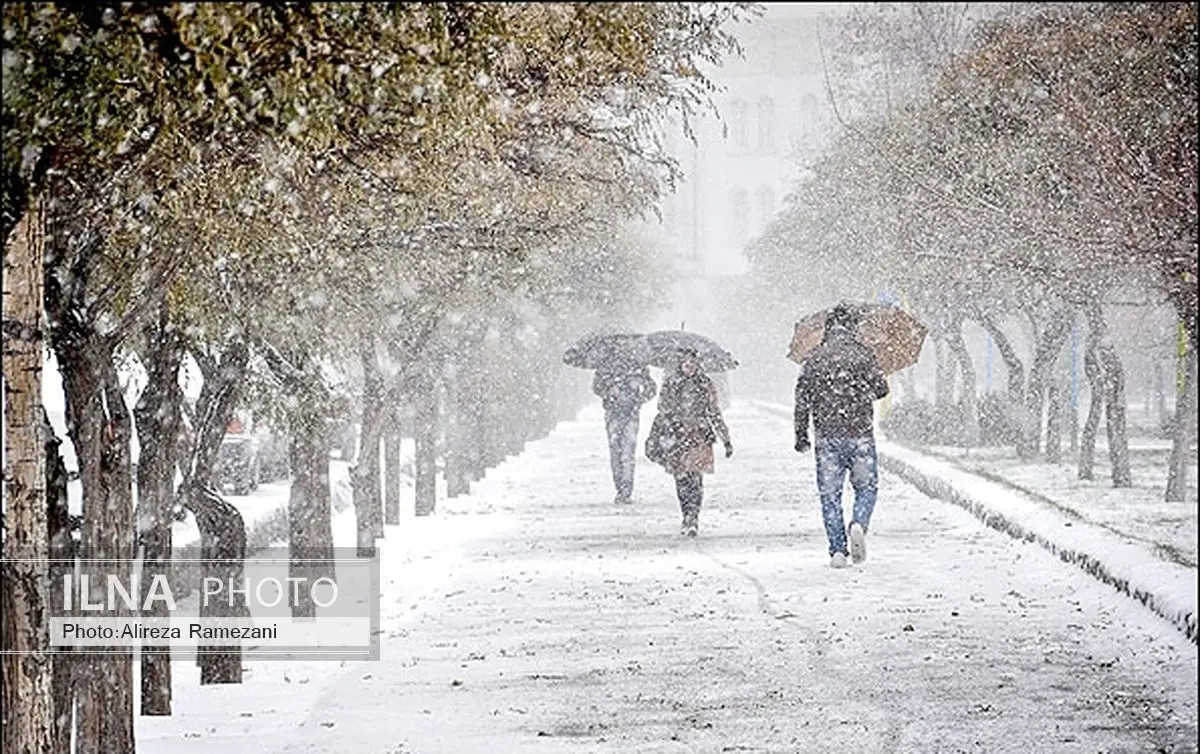 بارش برف در ۶ استان/ترافیک نیمه‌سنگین در آزادراه تهران – کرج 