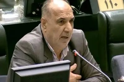 بزرگ‌ترین دستاورد جنگ ایجاد اتحاد و انسجام در میان مردم بود/ متأسفانه برخی جلوتر از رهبری حرکت می‌کنند
