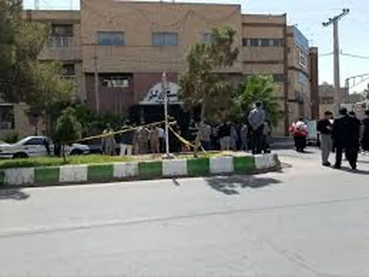 نخستین تصاویر از آغاز حمله تروریست‌ها به دادگستری زاهدان/فیلم