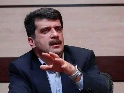 ۵ تا ۸ میلیون از جمعیت کشور تحت پوشش هیچ بیمه‌ای نیستند/ بیمه‌ها به‌موقع پول داروخانه‌ها را پرداخت نمی‌کنند