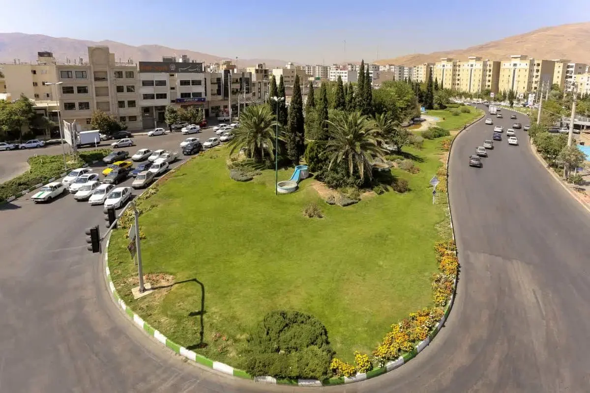 میدان مطهری شیراز خاطره‌ای که به یادگار باقی خواهد ماند/ اصلاحات هندسی برای روان‌سازی ترافیک