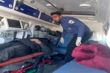 مینی‌بوس سرویس کارگران در بردسکن واژگون شد/ مصدومیت ۱۱ کارگر