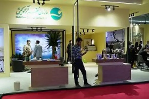استقبال میهمانان داخلی وخارجی ایران اکسپو از غرفه سازمان منطقه آزاد کیش در دومین روز برگزاری