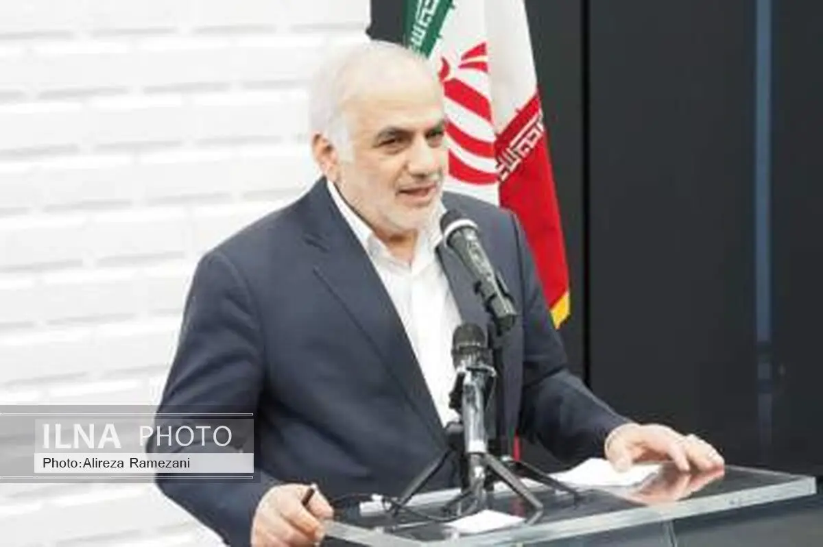 هنرمندان به تحقق اقتصاد مقاومتی کمک کنند