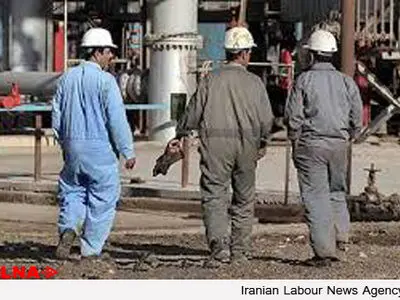 کارگران عملیاتی فاز 22-24 و 13 عسلویه برای تست‌گذاری گاز به مرخصی رفتند