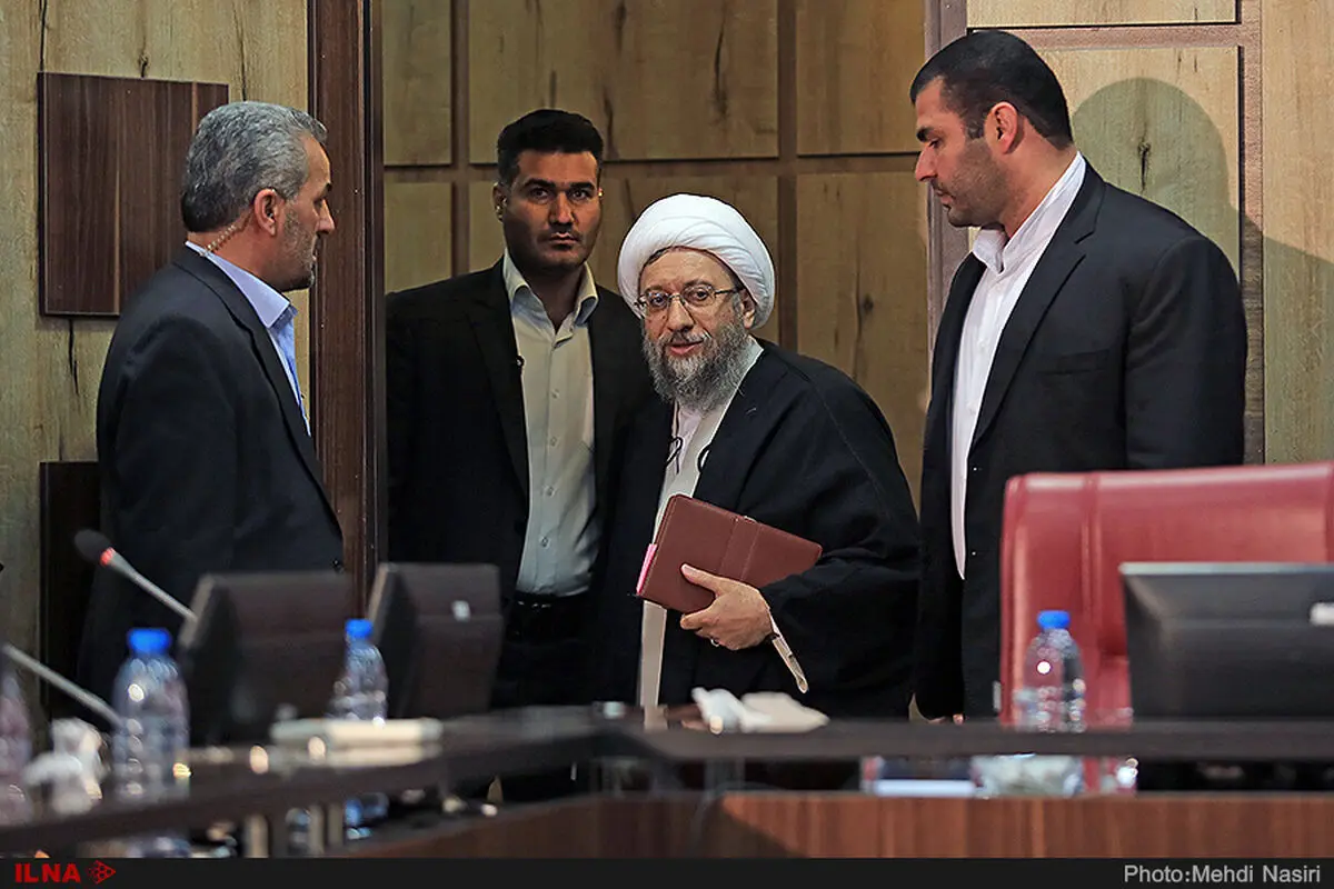 تکذیب بازداشت یکی از منسوبین به رئیس پیشین دستگاه قضا/ فرد بازداشتی مدیر یکی از بخش‌ها بود