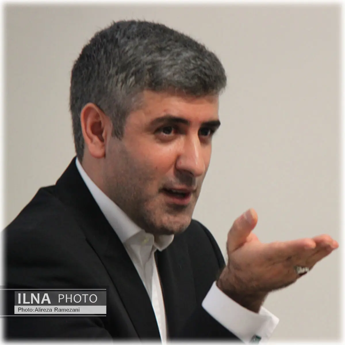 بیمه تکمیلی هیچ هنرمندی قطع نشده‌است/ هنرمندان مشکل بیمه‌ای ندارند