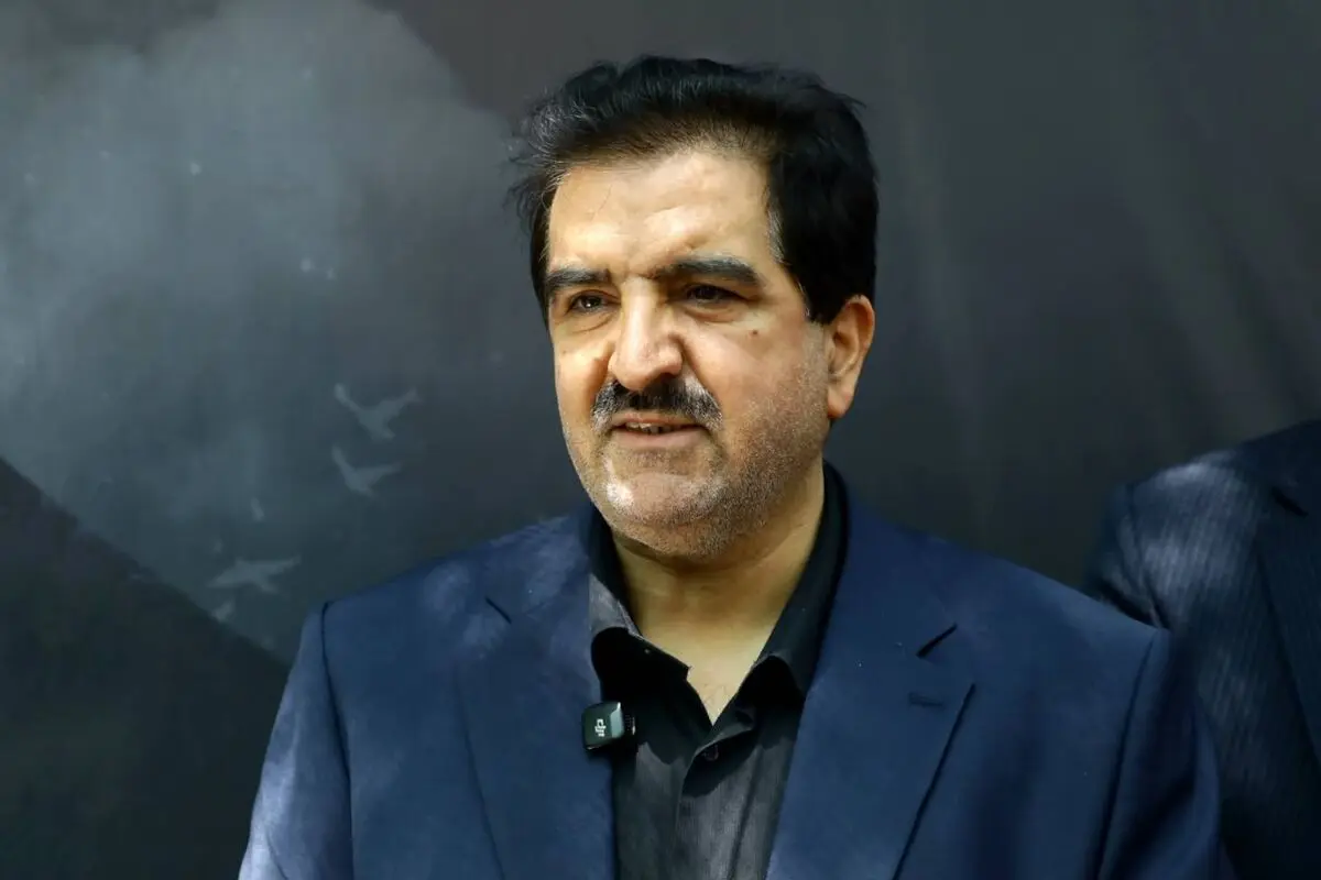 راه رهبر شهید راه خدمت بی‌منت است