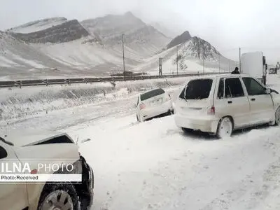 هشدار پلیس‌ راه لرستان نسبت به لغزندگی و مه گرفتگی جاده‌ها