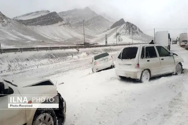 هشدار پلیس‌ راه لرستان نسبت به لغزندگی و مه گرفتگی جاده‌ها