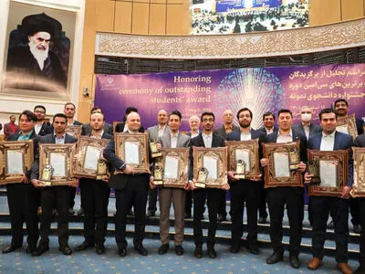برگزیدگان جشنواره دانشجویی معرفی و تجلیل شدند