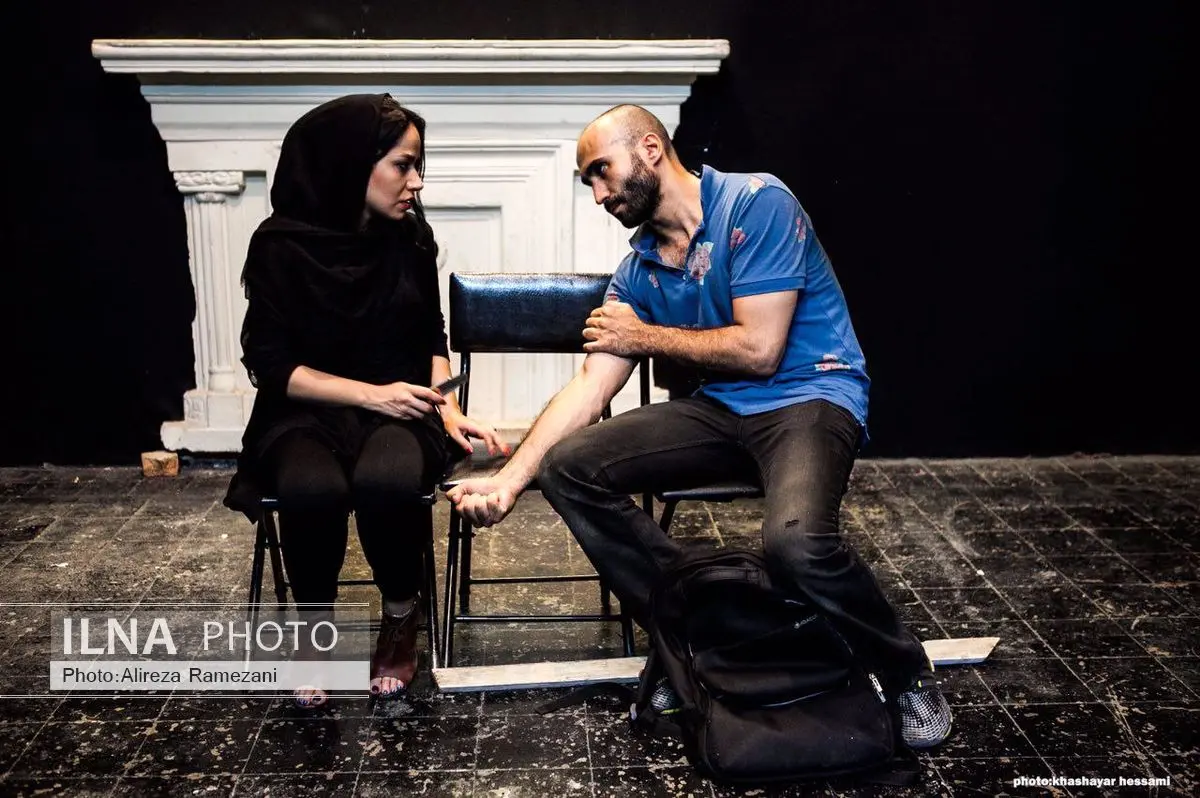 «آنات» و «زخمهای وحشتناک زمین بازی» در تئاتر شهر