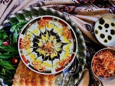 طرز تهیه آش رشته جا افتاده و لذیذ