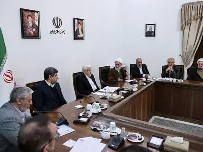 لازم است که فعالیت تبلیغی برای شناساندن چهره مشعشع علامه بهابادی یزدی صورت گیرد 