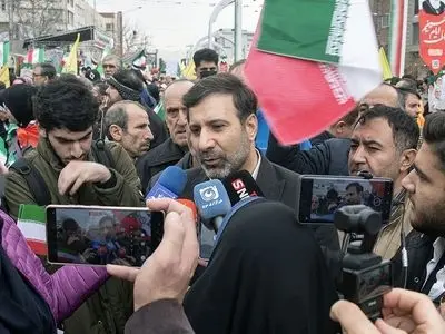  نظام اسلامی به پشتوانه مردم هیچ‌گاه از آرمان‌های خود عقب‌نشینی نمی‌کند