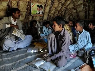 معلمان خرید خدماتی سیستان و بلوچستان شش ماه حقوق نگرفته‌اند/ نامشخص بودن وضعیت قراردادها
