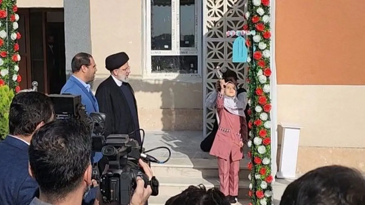 نواخته شدن زنگ آغاز سال تحصیلی ۱۴۰۳-۱۴۰۱ توسط رئیسجمهور/ افتتاح همزمان ۱۰هزار کلاس درس در سراسر کشور