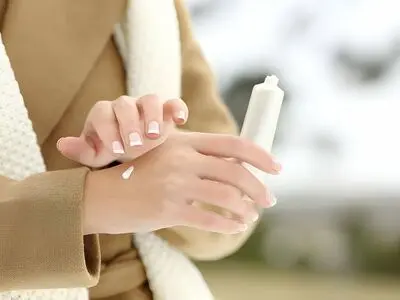 ۱۶ پیشنهاد شگفت‌انگیز برای هیدراته کردن پوست
