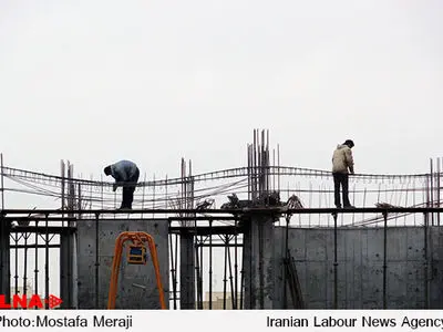 افزایش پلکانی حق بیمه کارگران ساختمانی لغو شود
