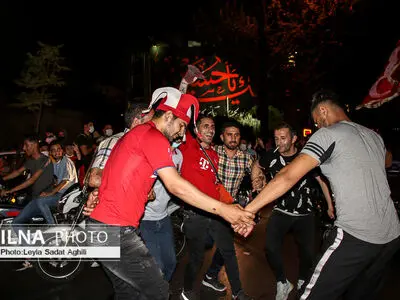شادی خطرناک هواداران پرسپولیس پس از قهرمانی در لیگ برتر 