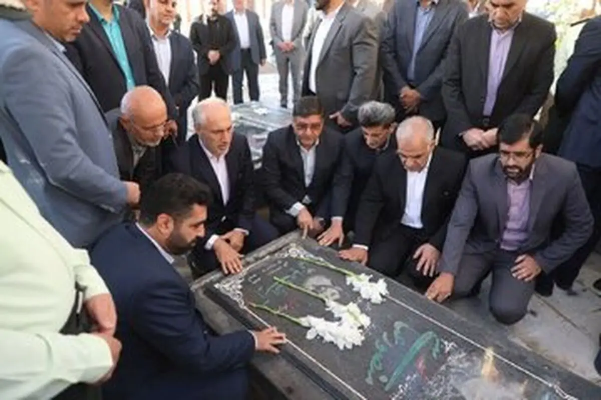 معاون‌رییس جمهور و رییس سازمان برنامه و بودجه وارد شهرکرد شد